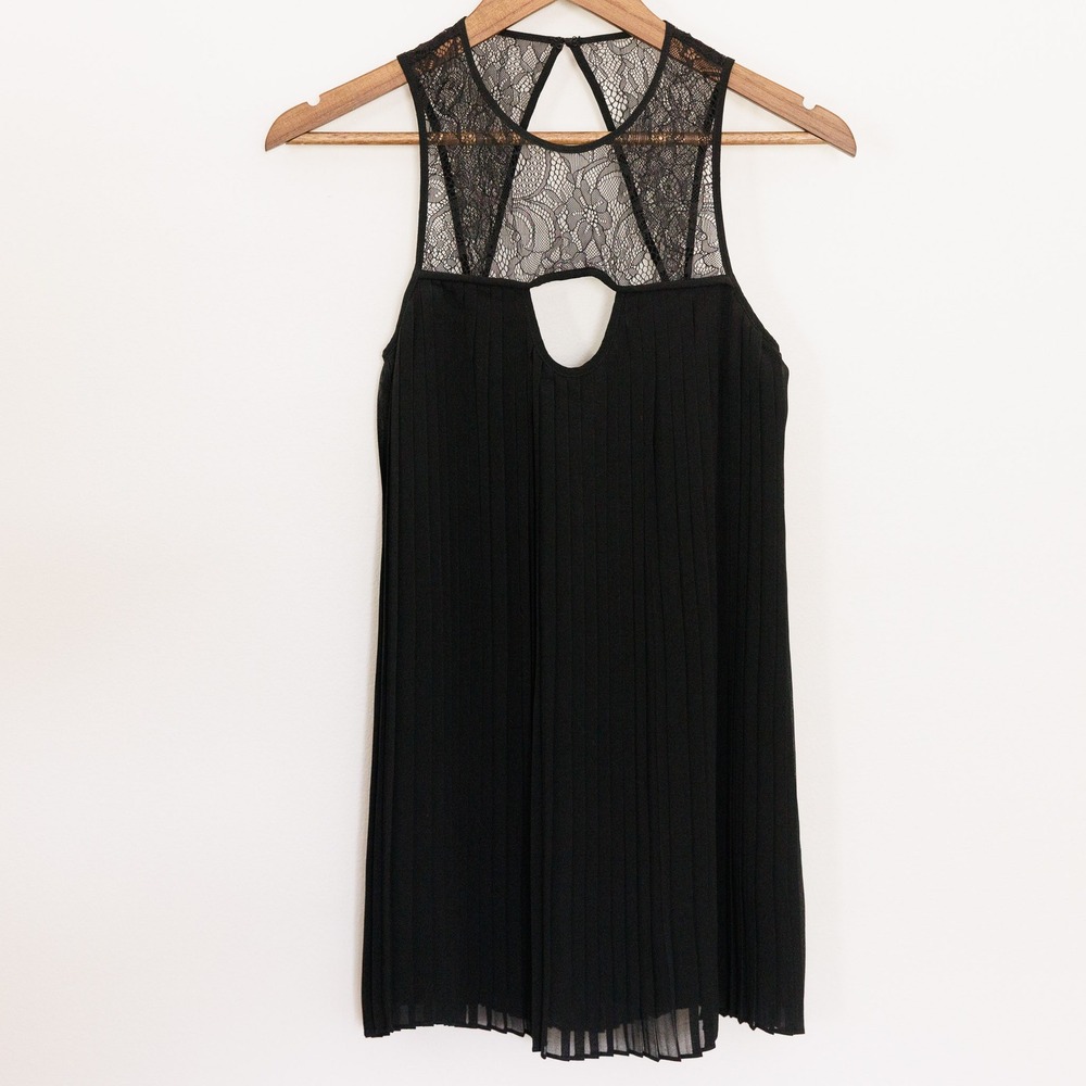BCBGeneration Black Pleated Lace Yoke Keyhole Sleeveless Blouse Top XXS